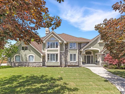 8318 Ridge Point Rd, Sandy, UT, 84093-1088 | Card Image