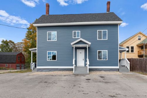 37 Grove St, Farmington, NH, 03835-3285 | Card Image