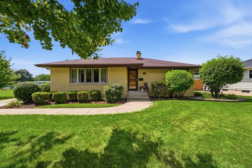 811 Magnolia Dr, Joliet, IL, 60435-3011 | Card Image