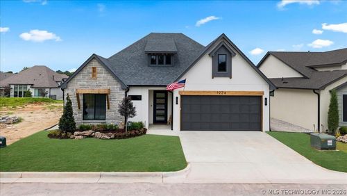 1224 N 72nd St, Broken Arrow, OK, 74014-2526 | Card Image