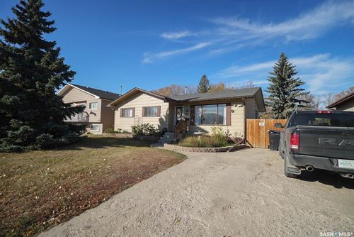 106 Clancy Dr, Saskatoon, SK, S7M4L2 | Card Image