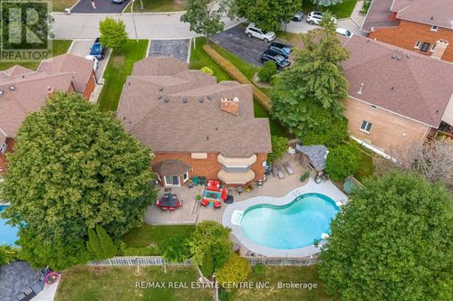 15 Brookbank Crt, Brampton, ON, L6Z3G4 | Card Image