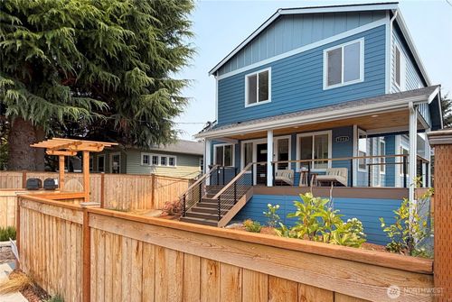 7008 Linden Ave N, Seattle, WA, 98103-5108 | Card Image
