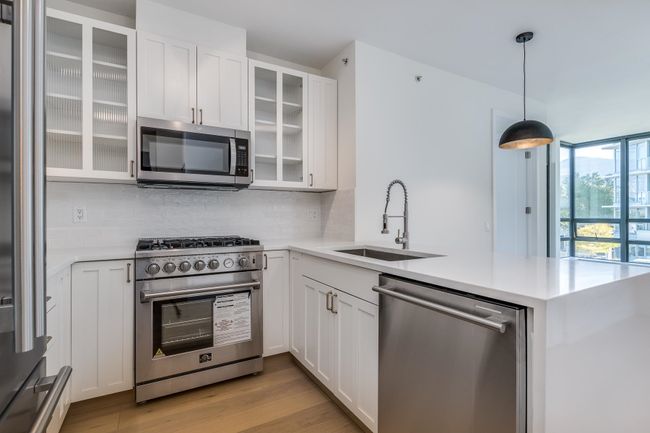 708 - 170 W 1 St Street, Condo with 2 bedrooms, 2 bathrooms and 1 parking in North Vancouver BC | Image 3