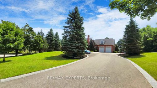 27 Theresa Cir, Kleinburg, ON, L0J1C0 | Card Image