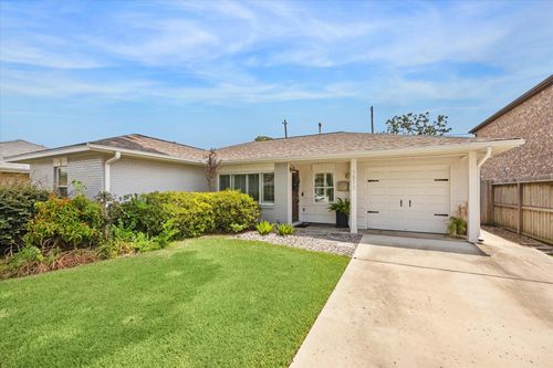1511 Thornton Road, Houston, TX, 77018 | Card Image