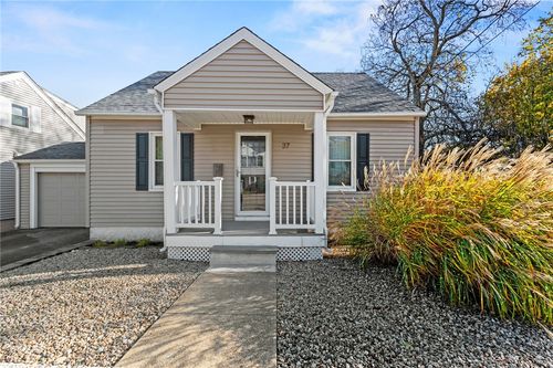 37 George Waterman Rd, Johnston, RI, 02919-2619 | Card Image