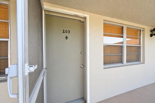 203-27 Lake Vista Trl, Port St Lucie, FL, 34952-6367 | Card Image