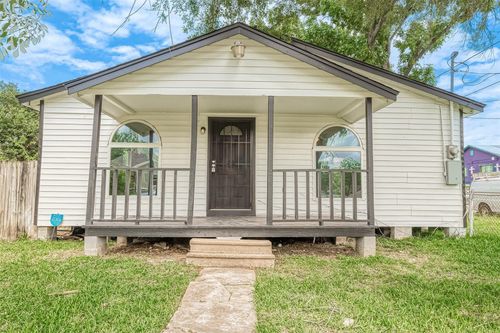 2304 Russell St, Houston, TX, 77026-6631 | Card Image