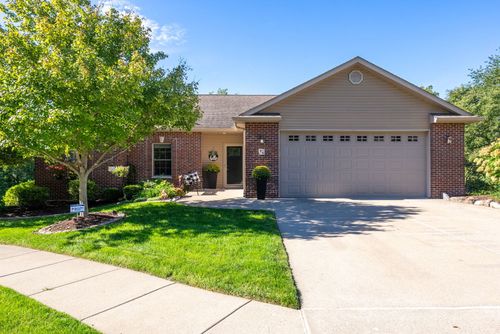 20 Musket Ct, Leclaire, IA, 52753-9008 | Card Image