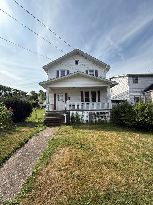 324 Fowler Ave, Clarksburg, WV, 26301-3312 | Card Image