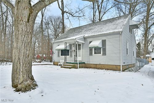 1722 Bradford St Nw, Warren, OH, 44485-1854 | Card Image