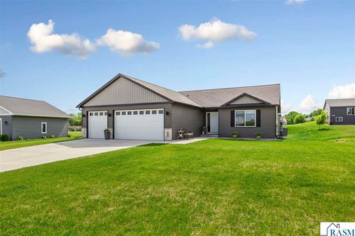 3 Lynae Cir, Elysian, MN, 56028-5500 | Card Image