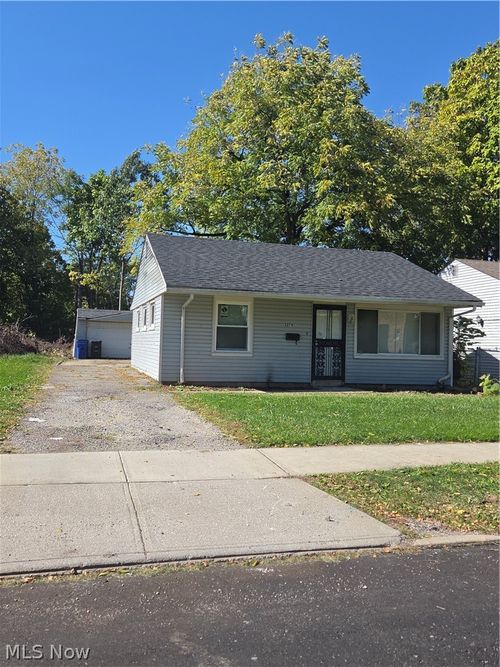 3276 E 145th St, Cleveland, OH, 44120-4120 | Card Image