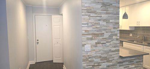 203-930 Perrie Dr, Elk Grove Village, IL, 60007-1861 | Card Image