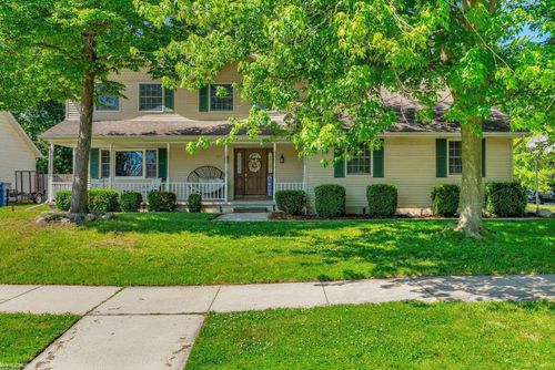 702 4th St, Marysville, MI, 48040-2500 | Card Image