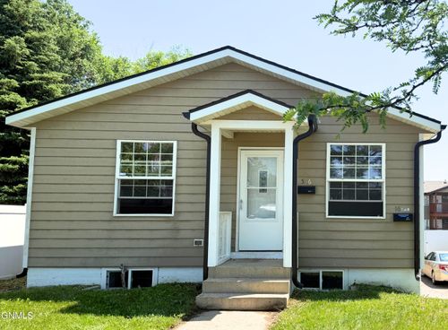 516 University Ave, Williston, ND, 58801-5606 | Card Image