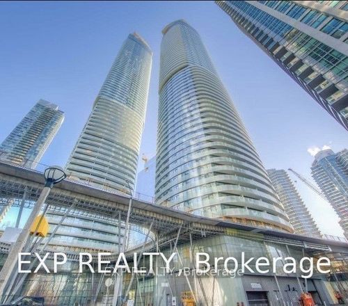 605-12 York St, Toronto, ON, M5J0A9 | Card Image