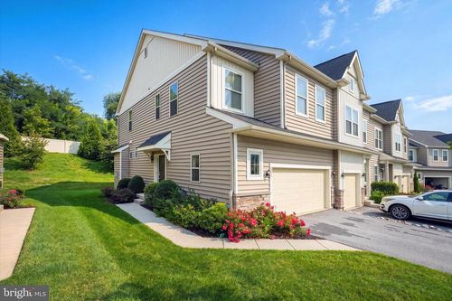 275 Kestrel Court, KENNETT SQUARE, PA, 19348 | Card Image
