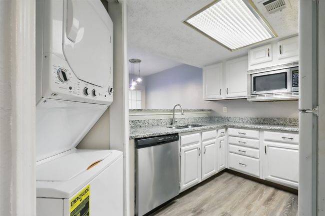 APT-126 - 1513 E Interstate 30, Condo with 2 bedrooms, 1 bathrooms and null parking in Garland TX | Image 9