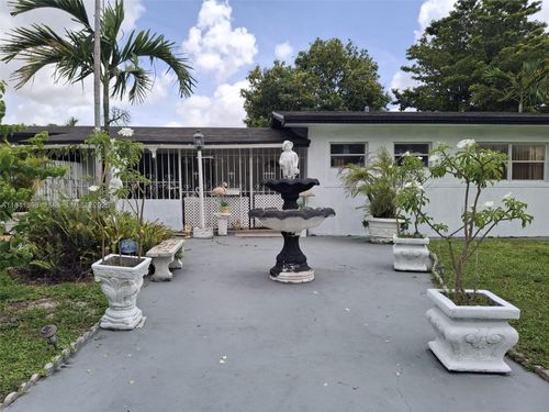 551 W 65th Dr, Hialeah, FL, 33012 | Card Image