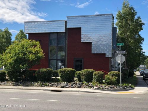 200-3300 C St, Anchorage, AK, 99503-3942 | Card Image