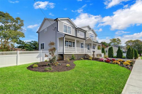201 Argyle Pl, Bellmore, NY, 11710-3943 | Card Image