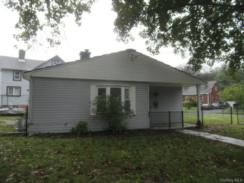 1 Hampton Pl, Newburgh, NY, 12550-3136 | Card Image