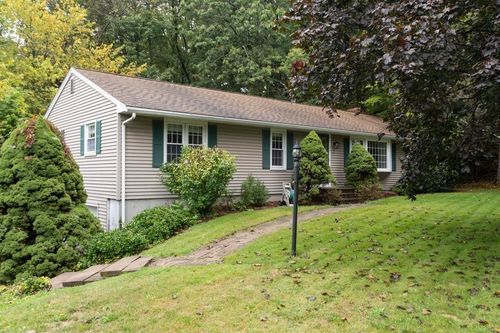 39 Old Brook Rd, Shrewsbury, MA, 01545-5414 | Card Image