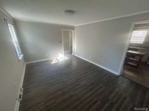 23109 Stauber Ave, Hazel Park, MI, 48030-2924 | Card Image