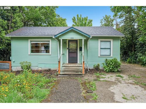 1304 Nw Victoria Ave, Gresham, OR, 97030-3840 | Card Image