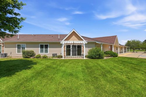 122-4125 Autumn Ridge Rd, Cedar Falls, IA, 50613-8908 | Card Image
