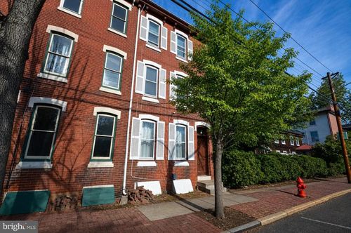 101 W Union St, Burlington, NJ, 08016-1329 | Card Image
