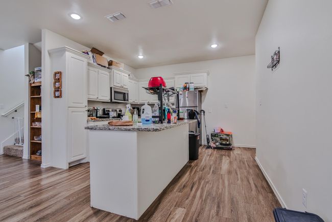 6902 20 Th St, Townhouse with 3 bedrooms, 2 bathrooms and null parking in Lubbock TX | Image 6