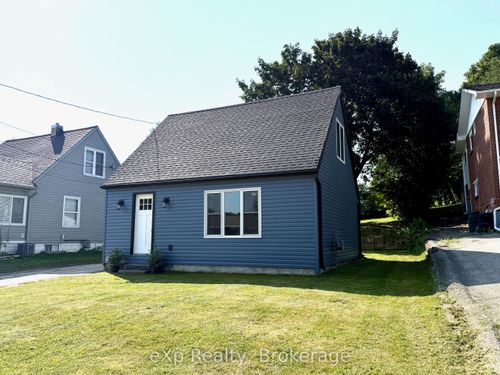 211 Elgin St, Walkerton, ON, N0G2V0 | Card Image