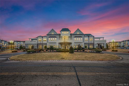 21105 Aspenwood Dr, Plainview, NY, 11803-2146 | Card Image