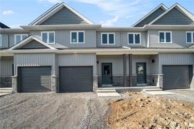 101 Dowdall Cir, Townhouse with 3 bedrooms, 2 bathrooms and 3 parking in Carleton Place ON | Image 1