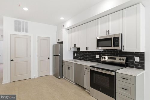 2-2116 N 7th St, PHILADELPHIA, PA, 19122-1310 | Card Image