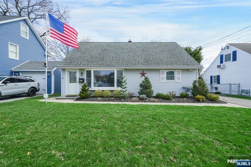 22 Parker Ave, Rochelle Park, NJ, 07662-3409 | Card Image
