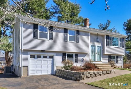 8 Blue Meadow Rd, Middletown, CT, 06457-5002 | Card Image