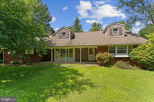 215 Bethel Rd, Spring City, PA, 19475-3201 | Card Image