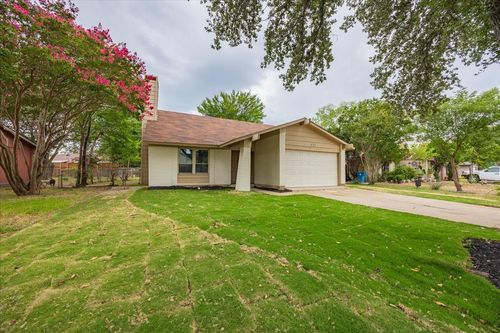 532 Kent Dr, Lewisville, TX, 75067-5221 | Card Image