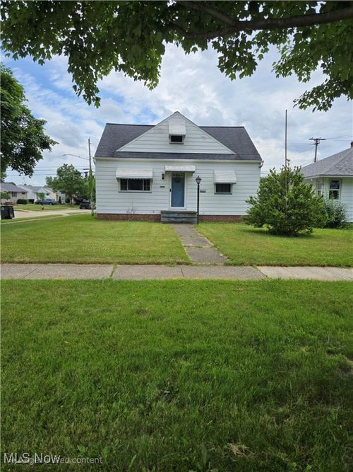 9307 Biddulph Rd, Brooklyn, OH, 44144-2617 | Card Image