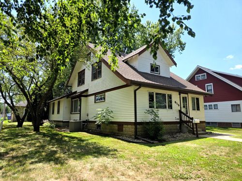 615 7th St, Kenyon, MN, 55946-1212 | Card Image