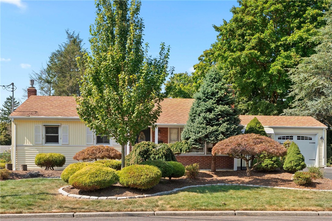 Thistle Dr, Cranston, RI 02920