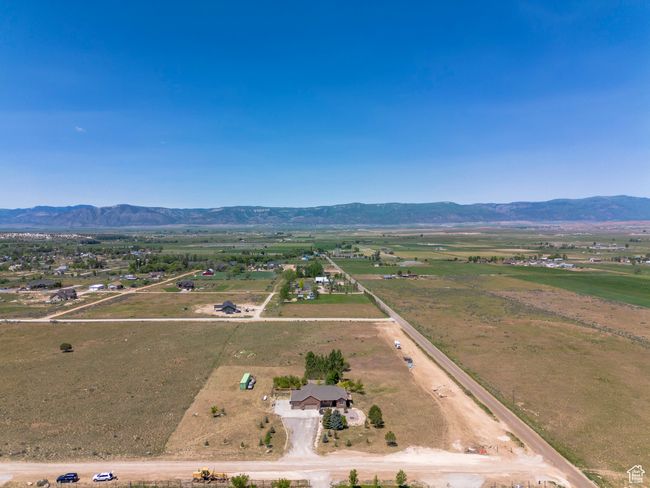 Overview of rural landscape featuring mountains | Image 46