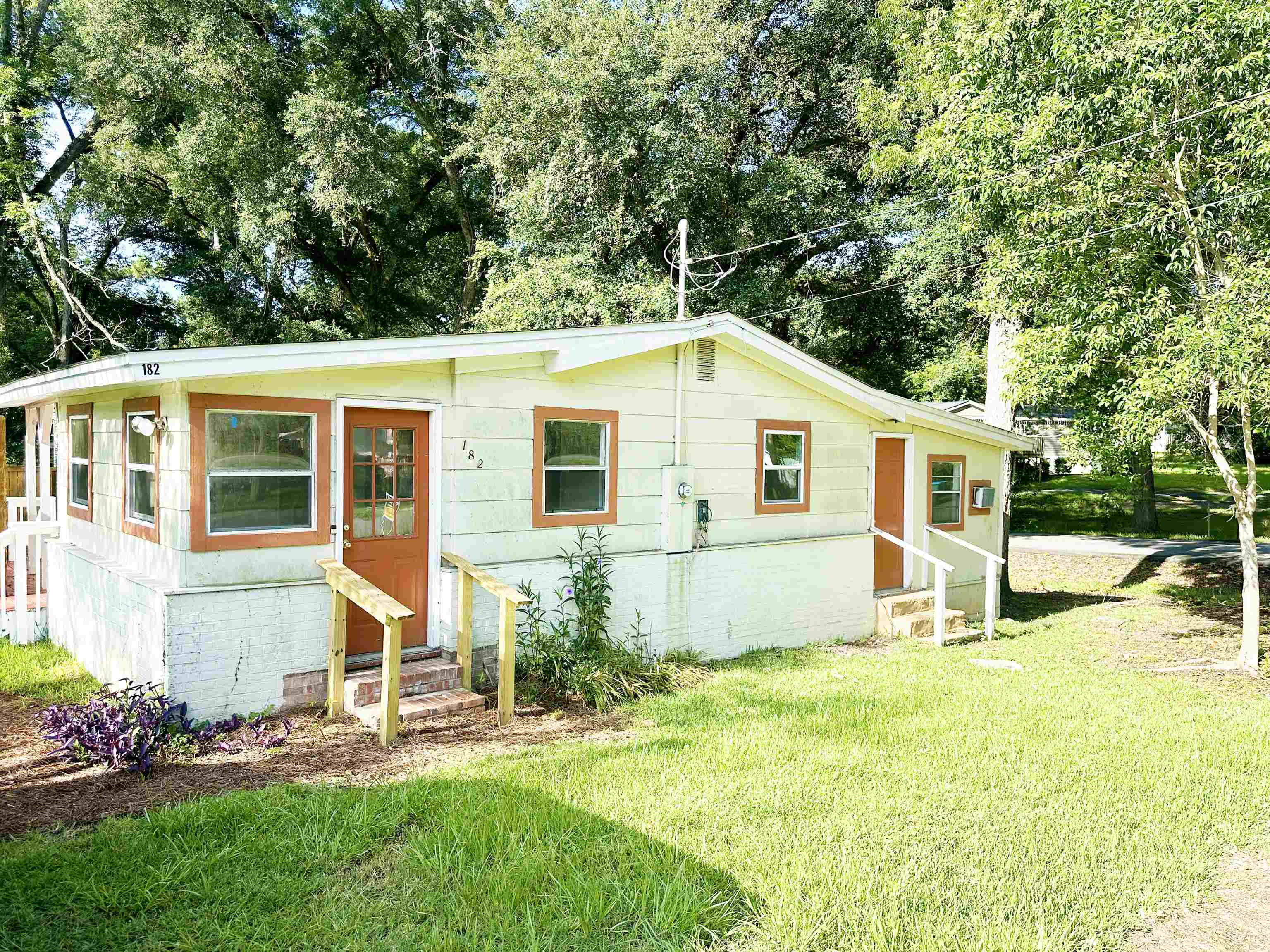 Carver Ave, Havana, FL 32333