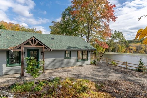 232 W Shore Dr, Hardyston, NJ, 07460 | Card Image