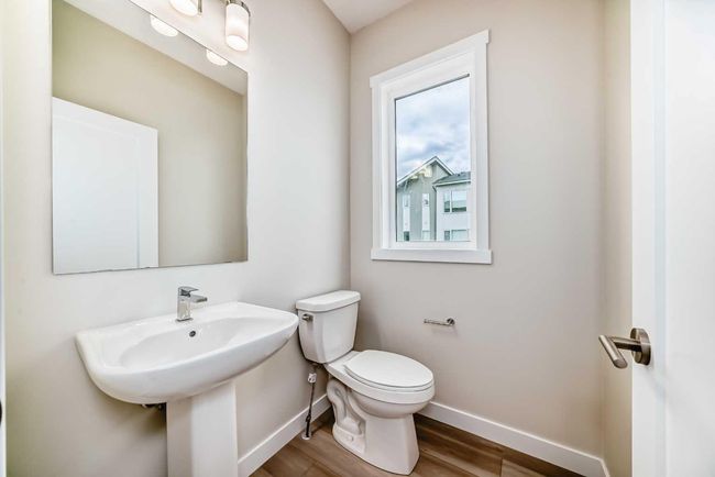 214 Shawnee Square Sw, Townhouse with 2 bedrooms, 3 bathrooms and 3 parking in Calgary AB | Image 16
