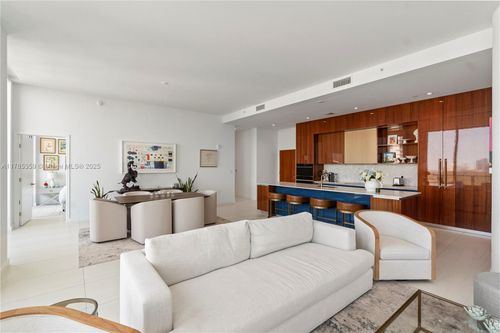 ph4-2678 Tigertail Ave, Miami, FL, 33133-4639 | Card Image